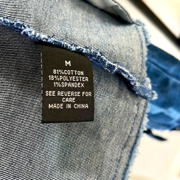 BACCINI- New Women’s Long Sleeve , Button Cuff Jean Jacket, Size M - Picture 13 of 14